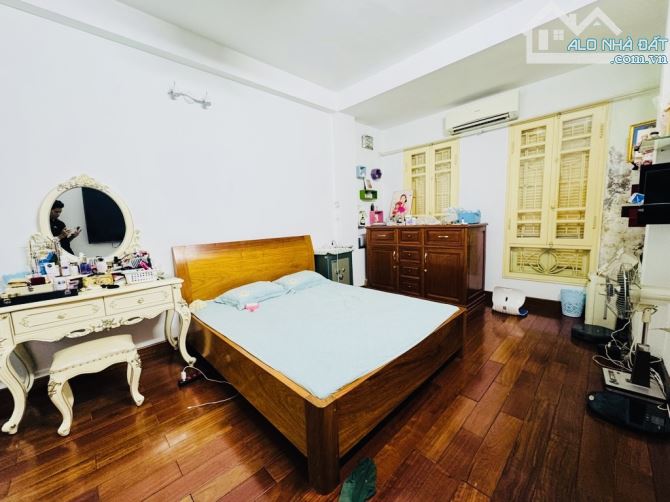 BÁN NHÀ MP HỒNG MAI-Q.HBT-VỊ TRÍ ĐẸP NHẤT PHỐ-MẶT TIỀN RỘNG-KD VÔ ĐỊCH 68m2-mt 4.2m-29tỷ - 2