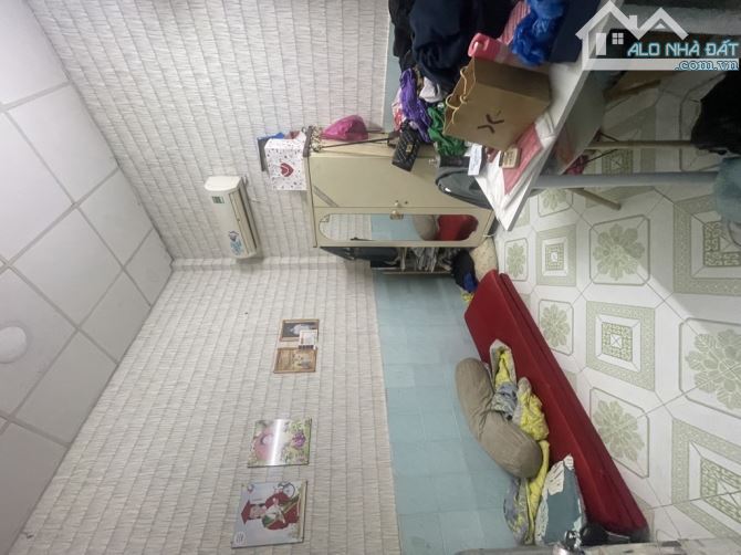 Bán Dãy Trọ 92 m2, Ng 5 m, HDT 12 Tr, Chỉ 5.8 Tỷ, Tại Hoàng Diệu, Trung Tâm Quận 4. - 2