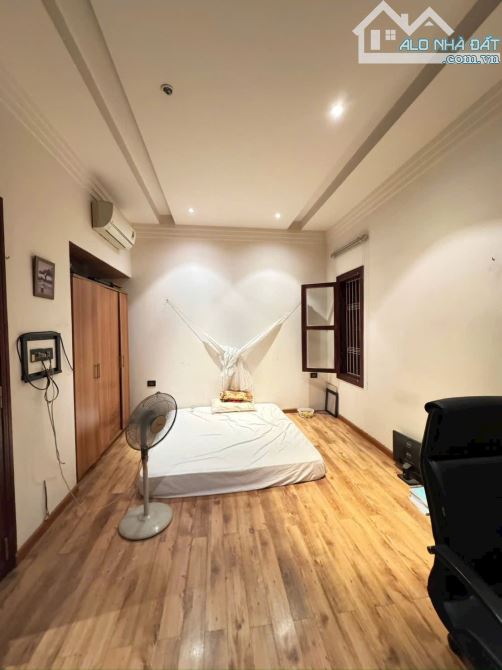 bán nhà LÔ GÓC TRẦN CUNG, CẦU GIẤY DT 111m² sổ đỏ + 24m² sân sau, 4 tầng | 🧧 Giá: - 2