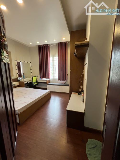 BIỆT THỰ NGAY KHU VIP PHÚ NHUẬN - ĐOÀN THỊ ĐIỂM - 100M2 - NGANG BỀ THẾ 6.2M - 4 TẦNG - 2