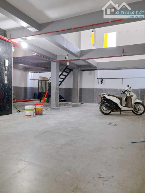 Tòa nhà HXH _ P14 Gò Vấp. DT 140m2. 6 tầng có thang máy. Ngang 8.5m nở hậu. 18.5 tỷ - 2