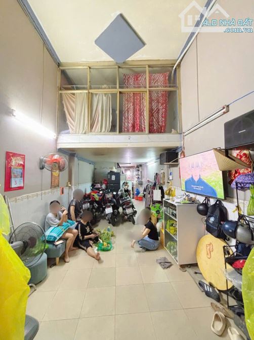 Sát Aeon Tên Lửa - 3 Tầng - 3PN - Hoàn Công Đủ - Hẻm Bê Tông Siêu Đẹp - Chỉ 3,288Tỷ - 2