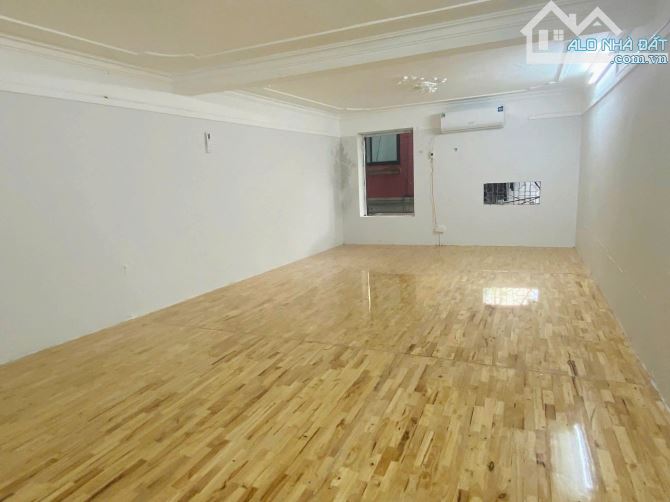 Cho thuê nhà nguyên căn ngõ 99 Đê Tô Hoàng, 60m2 x 3 tầng, 3ngủ. 10tr/tháng - 2