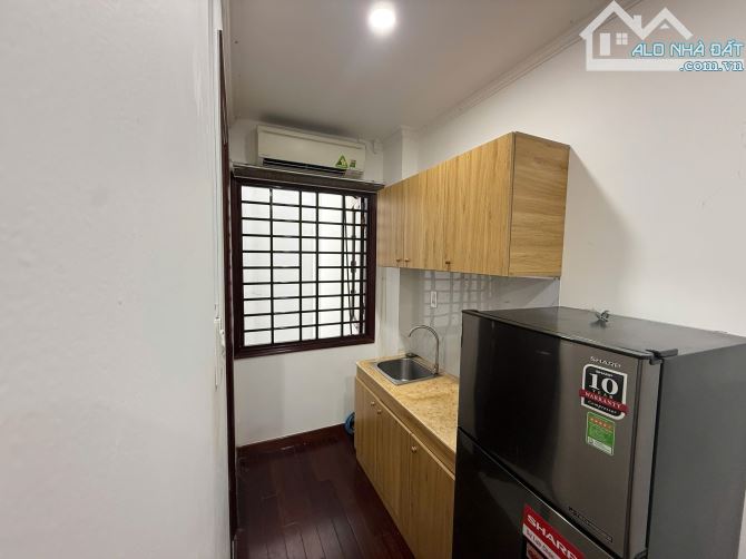 Căn studio full nội thất, máy giặt riêng ngay trung tâm quận 1. - 2