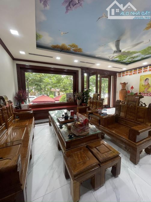 Hiếm - Lô Góc - Mặt Phố Phạm Văn Đồng Cạnh KDT TP Giao Lưu 146m2 MT 5M 4 Tầng 42 tỷ - 2