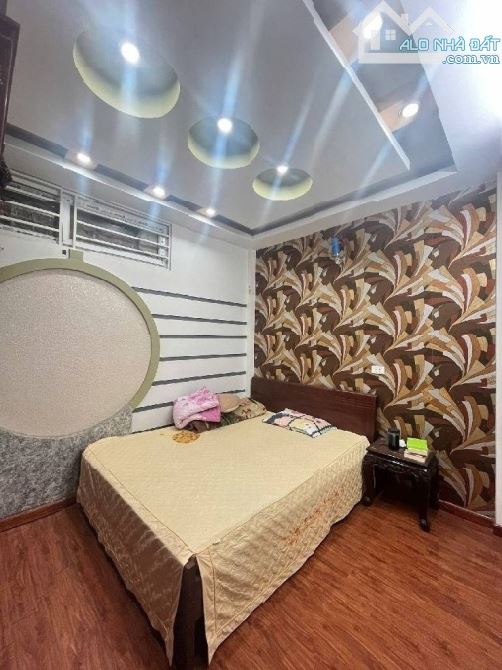🎀 CẦU GIẤY - 5 TẦNG - NHÀ ĐẸP - SỔ VUÔNG - 40M2 - 9.1 TỶ - VÀI BƯỚC RA PHỐ - 2