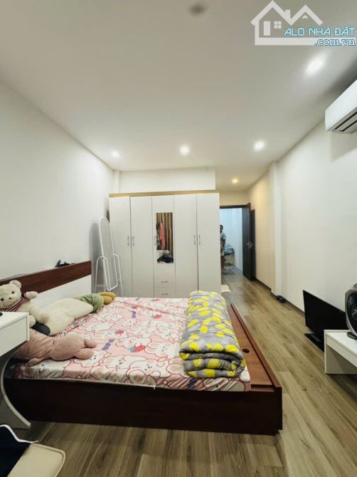 BÁN NHÀ BÁT KHỐI PHỐ TRẠM LONG BIÊN – 42M – 5 TẦNG – LÔ GÓC – 5 PHÒNG NGỦ – Ô TÔ ĐỖ – 9,8 - 2