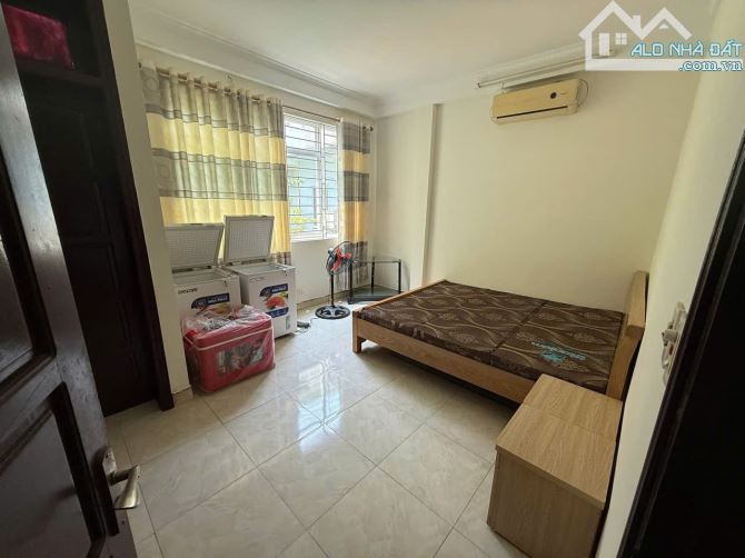 CĂN GÓC BÀ TRIỆU, NHÀ ĐẸP DÂN XÂY , 15M RA OTO , SÁT MẶT PHỐ, CẠNH TRƯỜNG HỌC VÀ BÃI GỬI - 2