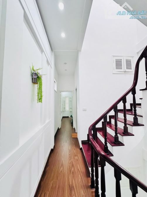LÔ GÓC CẦU GIẤY-DÂN XÂY CHẮC CHẮN-TRƯỚC NHÀ RỘNG 4M-NGÕ THÔNG - 2