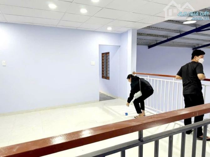 Kho Xưởng 6x35m Mặt Tiền Đường Lê Văn Khương x.Đông Thạnh Hóc Môn Giá 21tr/th Cọc 2th - 2