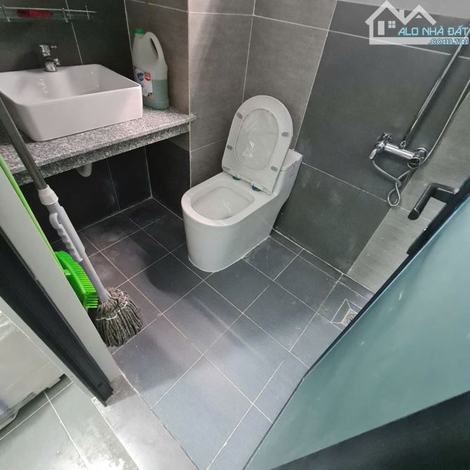 Bán toà nhà căn hộ dịch vụ đường Phan Đăng Lưu tý suất 5,3% trên năm siêu hiếm - 2