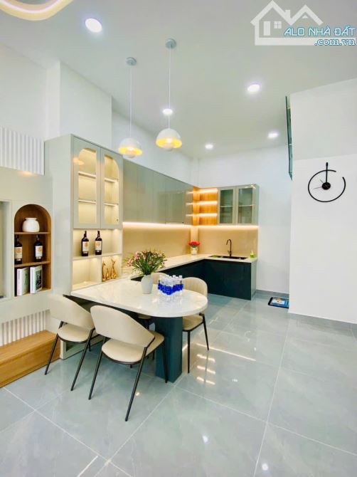 🏠 BÁN NHÀ 1 TRỆT 2 LẦU – GIÁ RẺ TẠI TT. LONG HÒA – CẦN ĐƯỚC, LONG AN - 2
