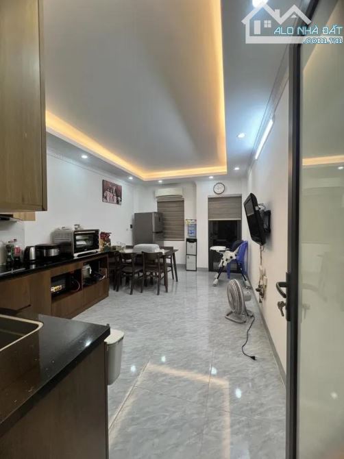 Hiếm. Bán Nhà Thạch Bàn 37m2, 6 Tầng, Ô Tô Dừng Đỗ Trước Nhà, Full Nội Thất. Chỉ 8.x Tỷ - 2