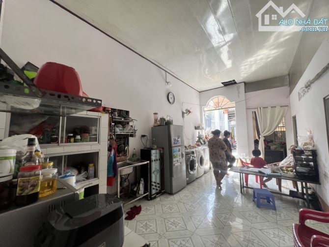 Bán nhà C4 ngang 6,5m 2 phòng ngủ, gần chợ Lái Thiêu, nhỉnh 4 tỷ tl - 2