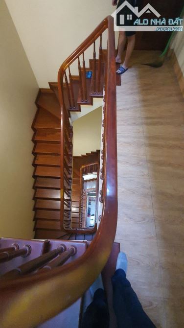 BÁN GẤP NHÀ PL NGÕ 1150 ĐƯỜNG LÁNG,ĐỐNG ĐA.DT: 110M2,MT:5,5M.7 CHỖ VÀO NHÀ,Ô TÔ THÔNG - 2