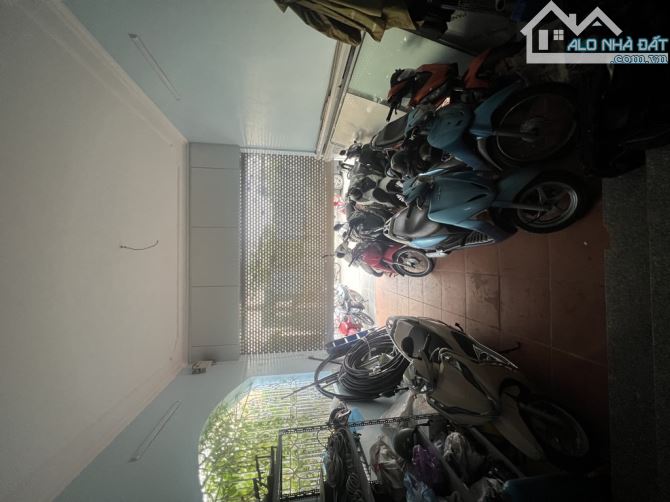 Giảm sốc 1.2 tỷ! Chủ cần bán nhanh căn nhà Đức Giang, DT 122M2, 4 Tầng, Phân lô ôtô tránh! - 2