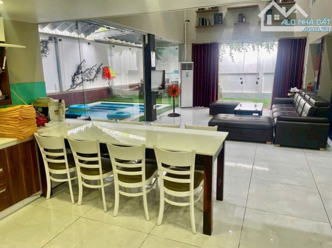 Cho thuê biệt thự đẹp có hồ bơi khu Lacasa Hoàng Quốc Việt Quận 7. DT: 17 x 19m, giá 80 tr - 2