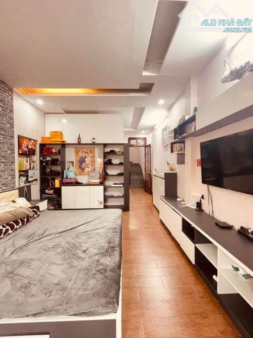 BÁN NHÀ SIÊU PHẨM KIM GIANG – Ô TÔ 7 CHỖ VÀO NHÀ – KINH DOANH ĐỈNH 54M- 12.1 T - 2