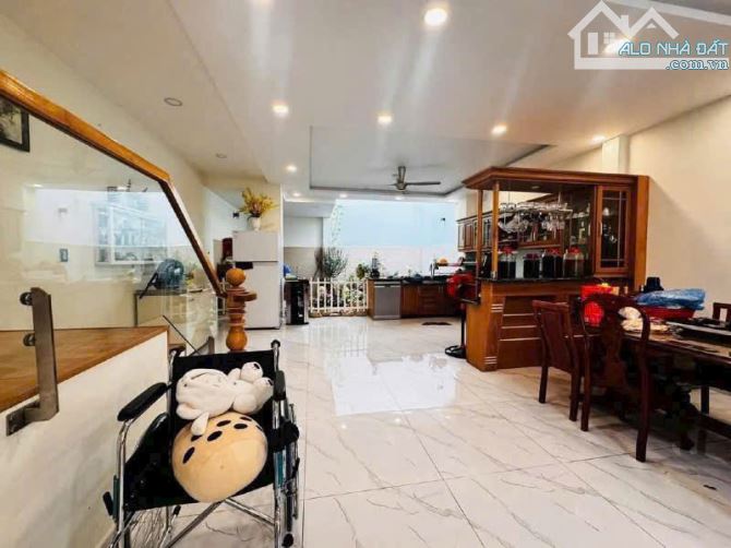 Bán biệt thự mặt tiền 40 Bàu Cát 2, Tân Bình, DT: 7x28m, 3 tầng, giá 36 tỷ TL - 2
