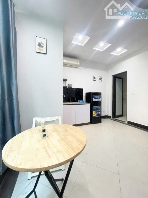 Toà căn hộ dịch vụ Cầu Giấy 56m2*6T , sau nhà mặt phố, ô tô sát cửa, 10PKK ban công thoáng - 2