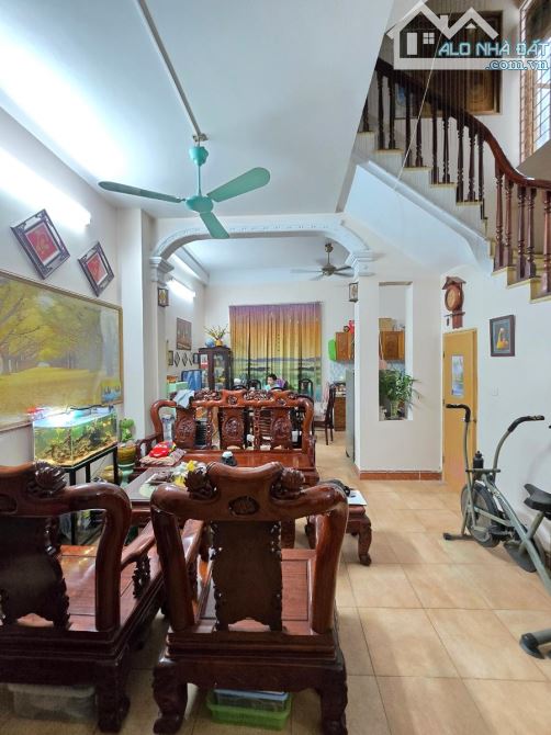 ĐẶNG TIẾN ĐÔNG – ĐỐNG ĐA – 3 MẶT THOÁNG –NỞ HẬU-50M² – 5 TẦNG – 20M RA Ô TÔ – 16.8 TỶ - 2