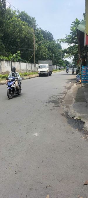 Nhà bán gấp, gộp bank nặng,  2 mặt tiền khu công nghiệp sóng thần 1, Dĩ An, Hồ Chí Minh. - 2