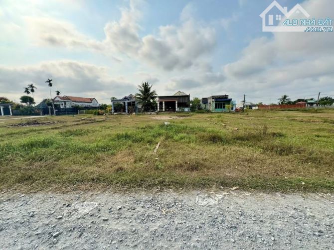 Bán nền đất vườn, xây trọ đầu tư giá rẻ 10x27 (270m2), đường thông cao 1ty450 đường Chợ Ch - 2