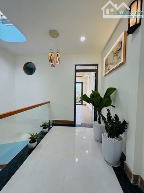🌟 BÁN NHÀ ĐẸP - 65M² - HẺM XE HƠI - TẶNG FULL NỘI THẤT - CHỈ HƠN 6 TỶ - 2