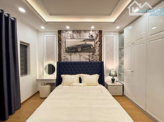 NHÀ MỚI 3 TẦNG ĐẦY ĐỦ NỘI THẤT SANG TRỌNG BÌNH THUẬN TRUNG TÂM Q7 - GIÁ 10.8 TỶ - 2