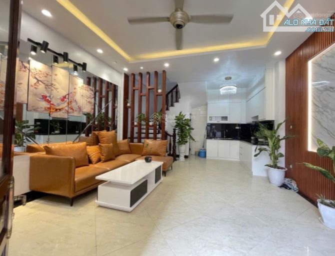 💥🔥💥 CHỦ TẶNG FULL NỘI THẤT MỚI KOONG – TRUNG TÂM VIỆT HƯNG – NHÀ ĐẸP 5 TẦNG – NỞ HẬU - 2