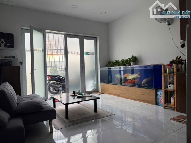 BÁN NHÀ CẤP 4 PHƯỜNG BIÊN HOÀ ( bửu hoà củ). DT: 4x15=65M2. NỞ HẬU: 4,3M. GIÁ: 2TỶ050 TL - 2