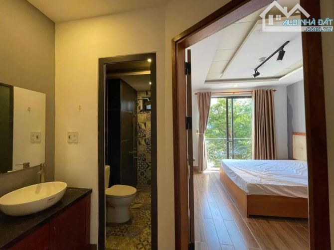 CHO THUÊ TÒA NHÀ 4 TẦNG 7 PHÒNG RỘNG MẶT TIỀN NGUYỄN XIỂN GẦN BIỂN - 2