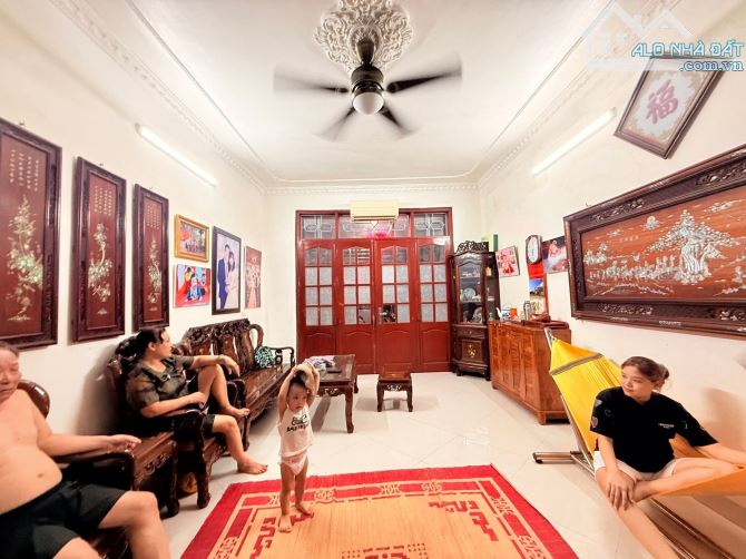 Mặt ngõ Chính Kinh, ô tô đỗ cửa, thông vòng quanh, DT 75m2, MT 4,5m, sổ phân lô, 18 tỷ - 2