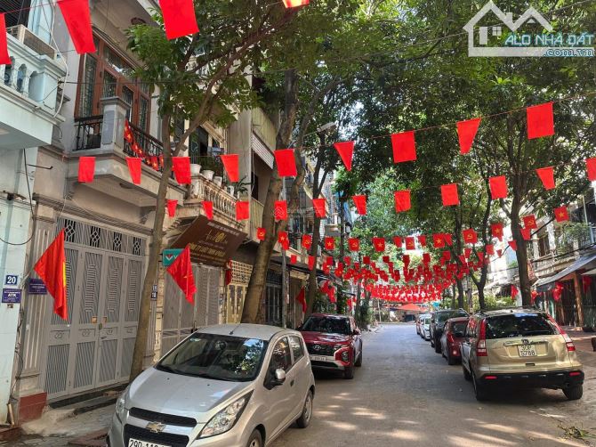 chủ cần bán gấp nhà 6 tầng ngõ 83 Phố Nguyễn Khang đường rộng thông thoáng giá 17 tỷ - 2