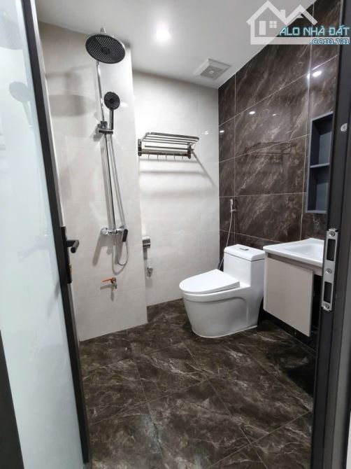 Trần Bình - Cầu Mai Dịch 40m x 5Tầng -Thang Máy - Ô tô Lùi Cửa - Giá Chỉ 8.8Tỷ - 2
