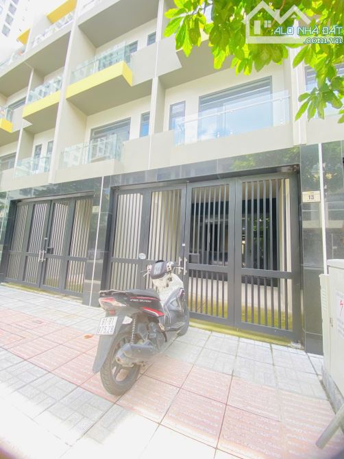 cần bán nhà phố thương mại trung tâm Dĩ An - cạnh Đại học Quốc gia TP.HCM - 2