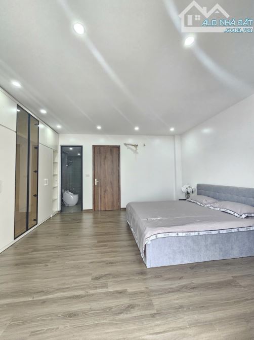 🏡 BÁN NHÀ MỚI ĐẸP - THẠCH BÀN, LONG BIÊN ✨ Thang máy – Full nội thất – Gara ô tô – 3 mặt - 2