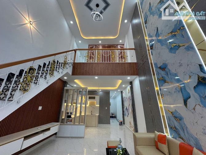 Nhà Mới 1 Trệt Lửng Đẹp 4,5 x 18m, 3PN 2WC Đường ÔTô Chạy Tới Nhà. Sổ Hồng Riêng Giá Rẻ - 2