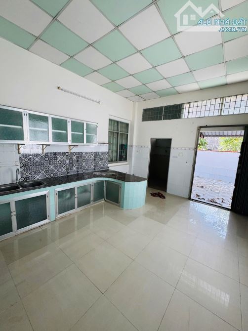 Nhà ngay thị trấn Củ chi  hơn 170m2 giá chỉ 740 triệu, bao giấy, liên hệ đi xem ngay - 2