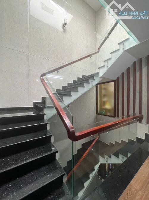 Bán nhà vị trí siêu đẹp MT Nguyễn Văn Nghi-5 tầng x 100m2- Đang cho thuê 50tr/th-KD đỉnh. - 2