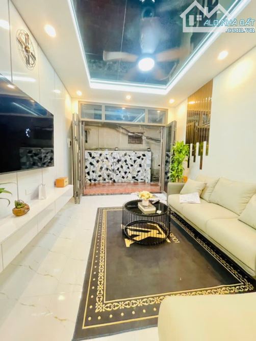 BÁN NHÀ TRUNG TÂM THANH TRÌ 37 M2 5 TẦNG THANG MÁY, Ô TÔ ĐỖ NHỈNH 6 TỶ - 2