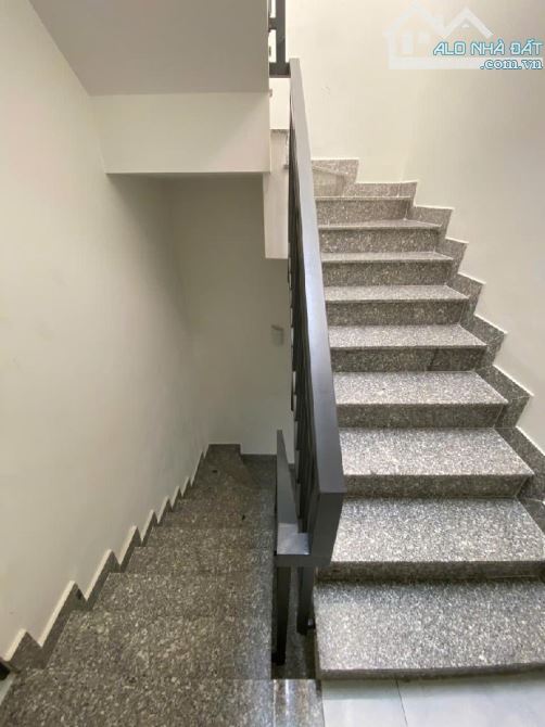 BÁN GẤP NHÀ HẺM XE HƠI PHÙNG CHÍ KIÊN , 68M2 , 4 x 17 , 3 TẦNG , 3PN . GIÁ NHỈNH 7TỶ - 2