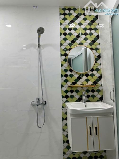 Bán tòa nhà CHDV Góc 2MT Nguyễn Văn Lượng, Gò Vấp 8,5 x 18m. 5 tầng. HĐT 80tr. Giá 21.5 tỷ - 2