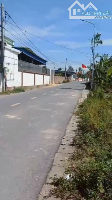 DUY NHẤT 1 lô giá chỉ hơn 500 triệu tại Liên Khê nay Phường Lưu Kiếm cách trục thôn 15m - 2