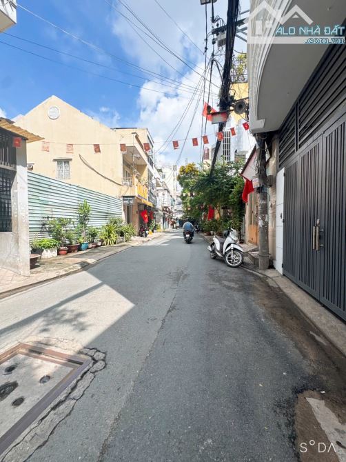 Bán nhà đẹp 3 lầu – hẻm 8m Trần Hưng Đạo, Tân Sơn Nhì – giá 8.2 tỷ - 2