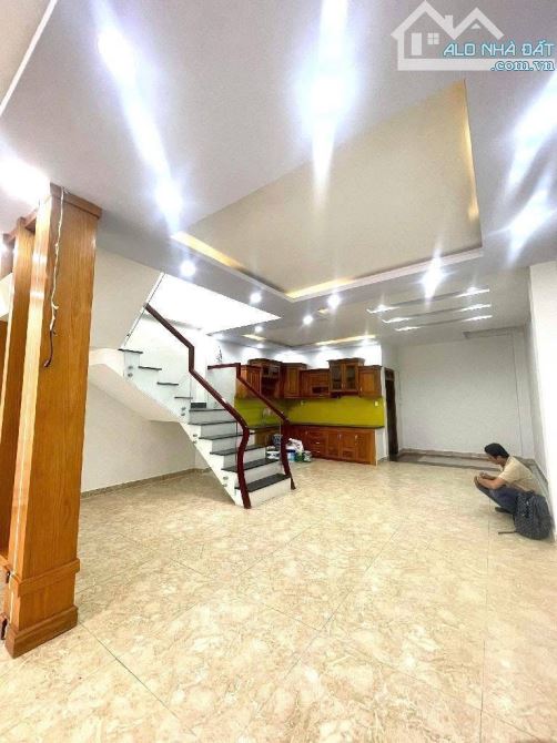 MẶT TIỀN KINH DOANH KHU VIP TÊN LỬA HIẾM 6 x16 , 5 TẦNG CHỈ HƠN 14 TỶ - 2