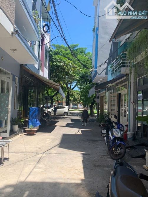 Nhà 3 tầng, ô tô đỗ cửa- Hải Hồ - Giá chỉ 4,65 tỷ - 2