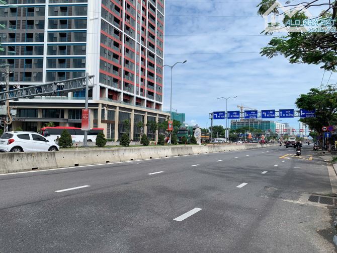 Bán Đất Tặng Nhà Cấp 4 Mt Đường Võ Như Hưng - 2