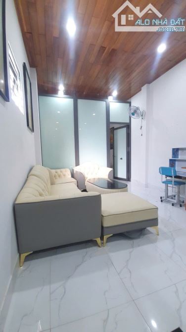 Cần bán nhà 1 nê mặt tiền Trần Quang Diệu. 67m2 giá 6tỷ - 2