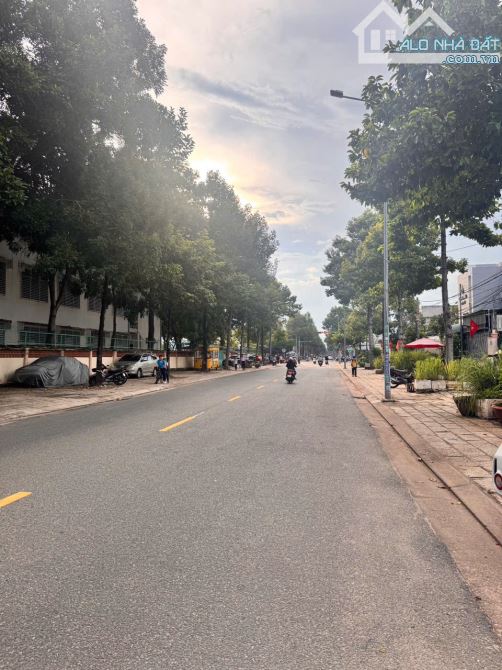 cần bán lô Góc Nhánh Nguyễn Văn Linh, phường Phước Nguyên Trung tâm TP Bà Rịa- - 2
